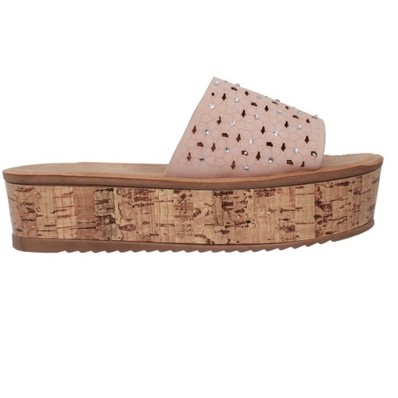 Alexis Bendel Cutout Floral Platform White Paloma Sandals Rhinestones NWT SIZE 9 - Picture 1 of 9